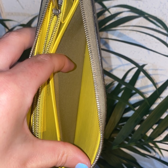 Celine Zipped Wallet ☀️ - Picture 12 of 17